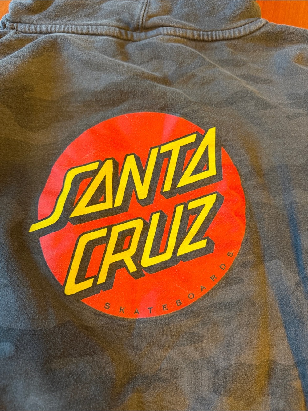 Santa Cruz Skateboards youth size large Hooded Charcoal Camo